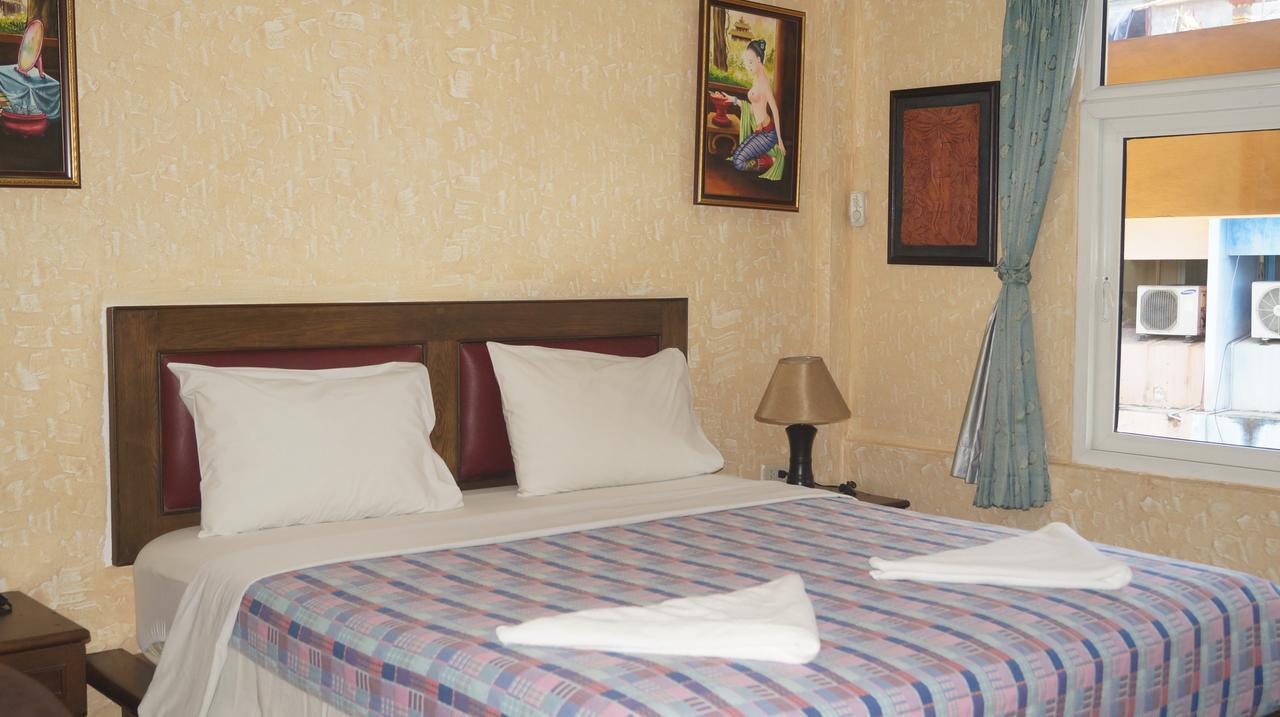 Queen Victoria Inn Паттайя Экстерьер фото