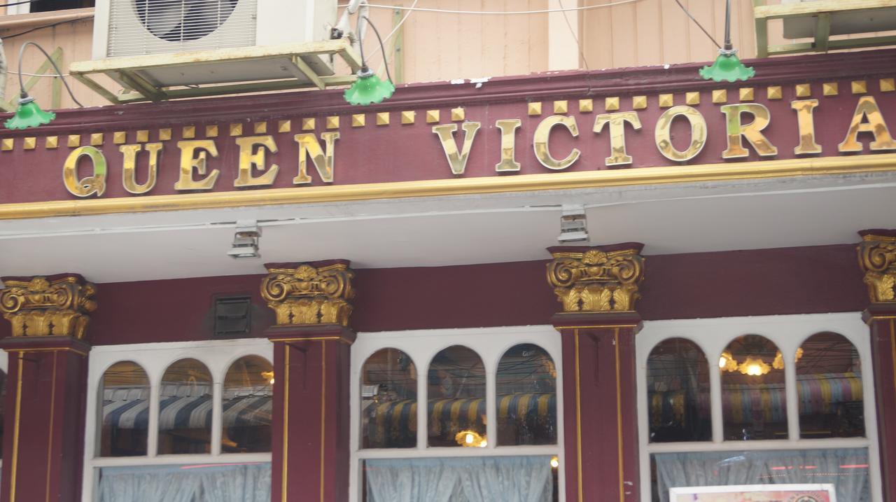 Queen Victoria Inn Паттайя Экстерьер фото